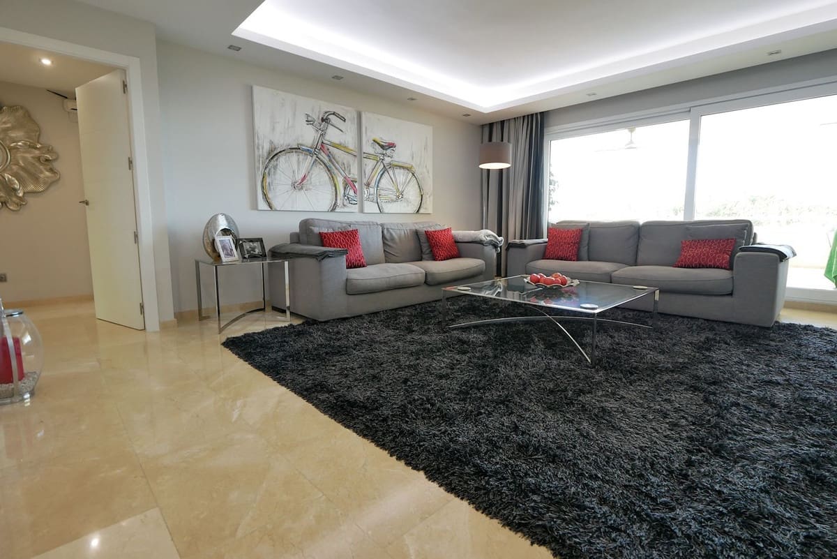 3 sovrum Lägenhet till salu i Cabopino med pool garage - 1 089 000 € (Ref: 8847183)