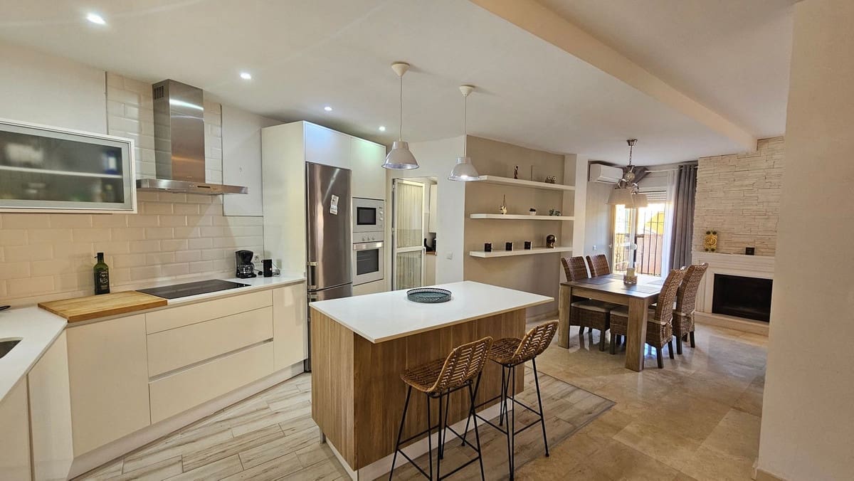 3 bedroom Townhouse for sale in Manilva with pool garage - € 299,000 (Ref: 8850411)