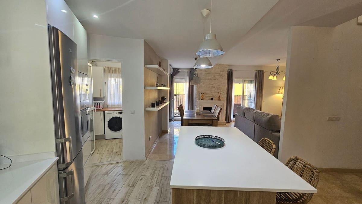 3 bedroom Townhouse for sale in Manilva with pool garage - € 299,000 (Ref: 8850411)