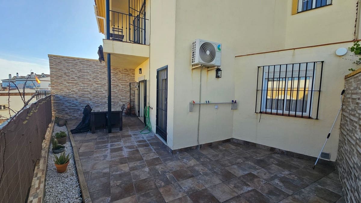 3 bedroom Townhouse for sale in Manilva with pool garage - € 299,000 (Ref: 8850411)