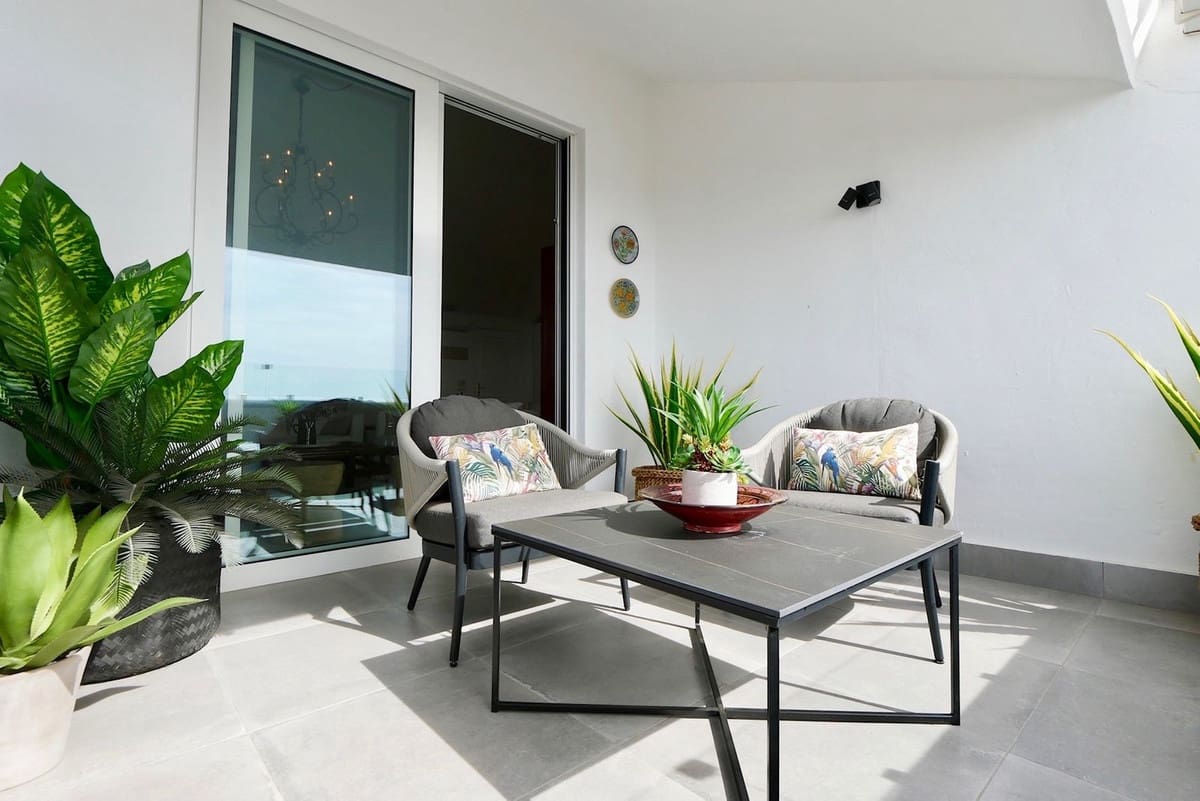 3 slaapkamer Penthouse te koop in La Mairena met zwembad - € 439.000 (Ref: 8924539)