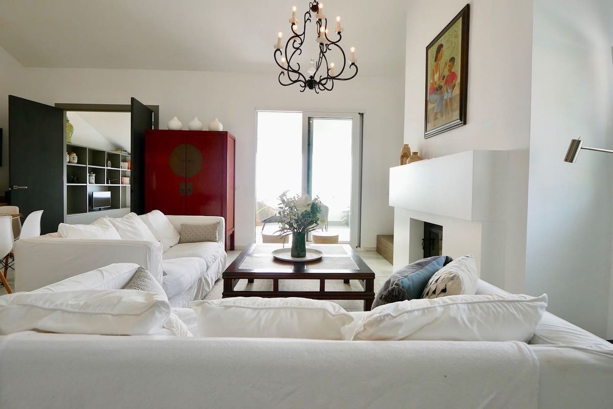 3 slaapkamer Penthouse te koop in La Mairena met zwembad - € 439.000 (Ref: 8924539)