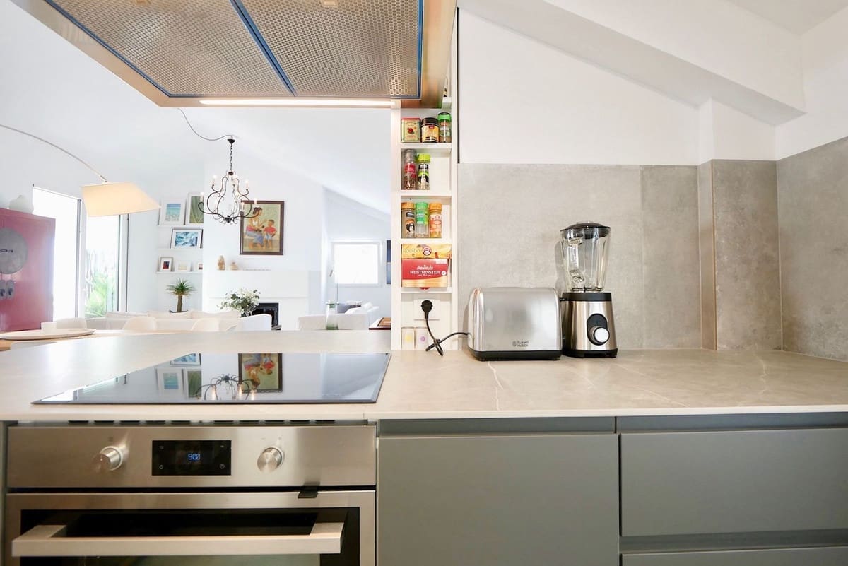 3 slaapkamer Penthouse te koop in La Mairena met zwembad - € 439.000 (Ref: 8924539)