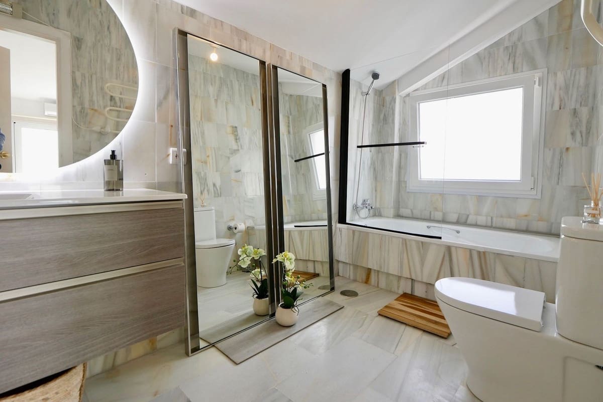 3 slaapkamer Penthouse te koop in La Mairena met zwembad - € 439.000 (Ref: 8924539)