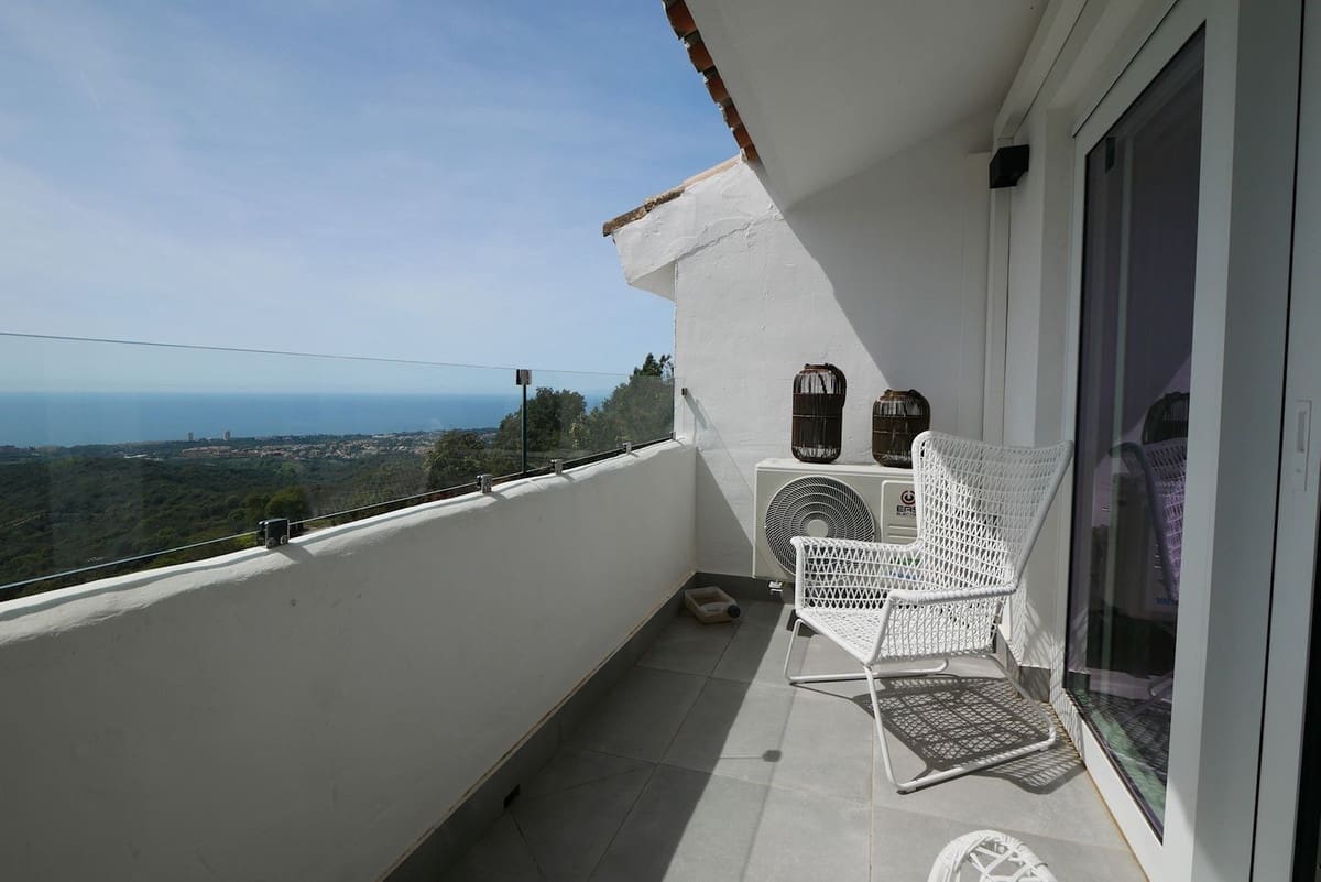 3 slaapkamer Penthouse te koop in La Mairena met zwembad - € 439.000 (Ref: 8924539)