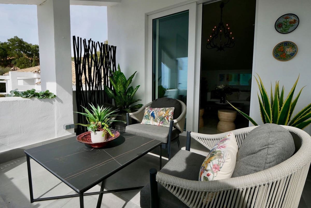 3 slaapkamer Penthouse te koop in La Mairena met zwembad - € 439.000 (Ref: 8924539)