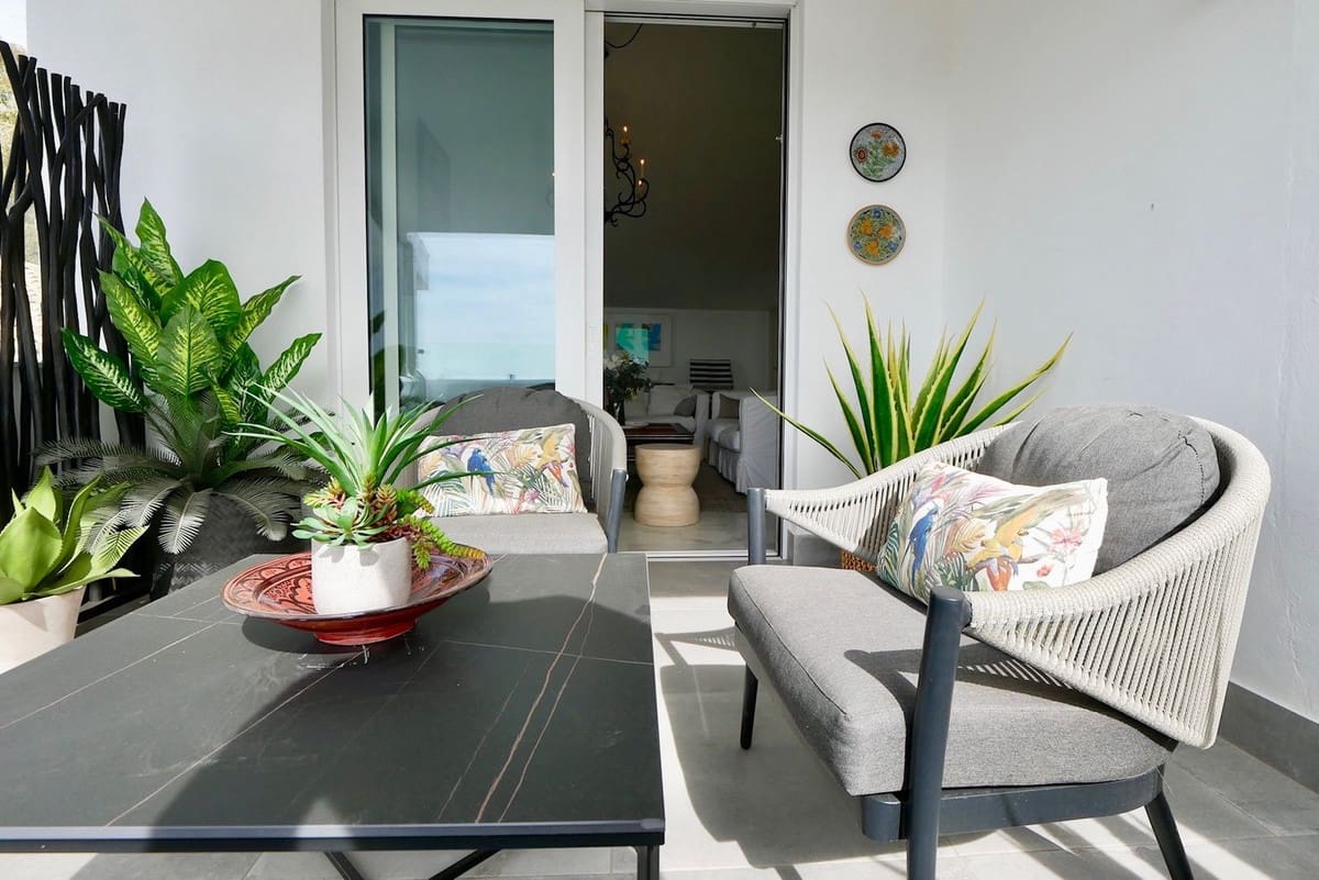 3 slaapkamer Penthouse te koop in La Mairena met zwembad - € 439.000 (Ref: 8924539)