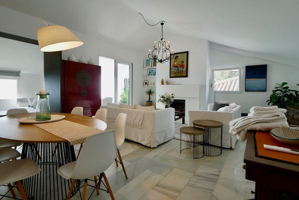 3 slaapkamer Penthouse te koop in La Mairena met zwembad - € 439.000 (Ref: 8924539)