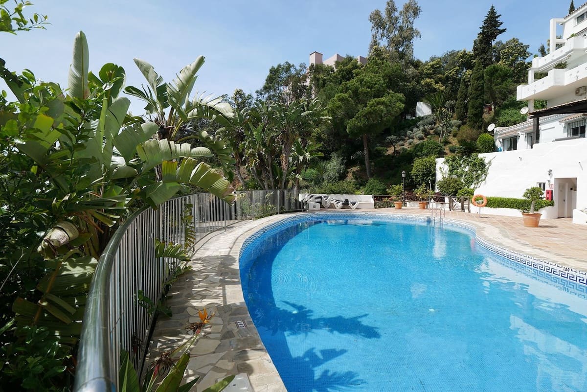 3 slaapkamer Penthouse te koop in La Mairena met zwembad - € 439.000 (Ref: 8924539)