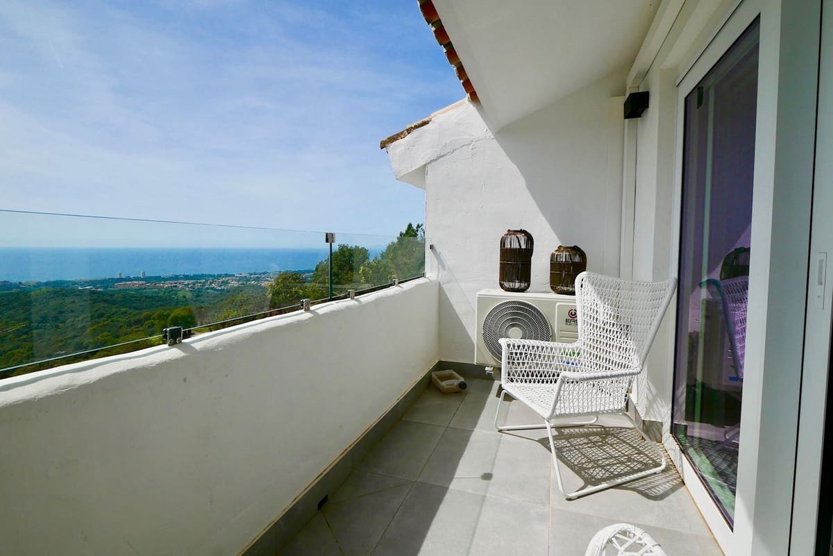 3 slaapkamer Penthouse te koop in La Mairena met zwembad - € 439.000 (Ref: 8924539)