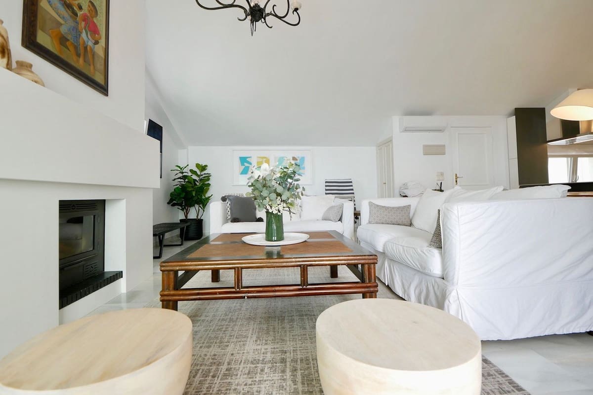 3 slaapkamer Penthouse te koop in La Mairena met zwembad - € 439.000 (Ref: 8924539)