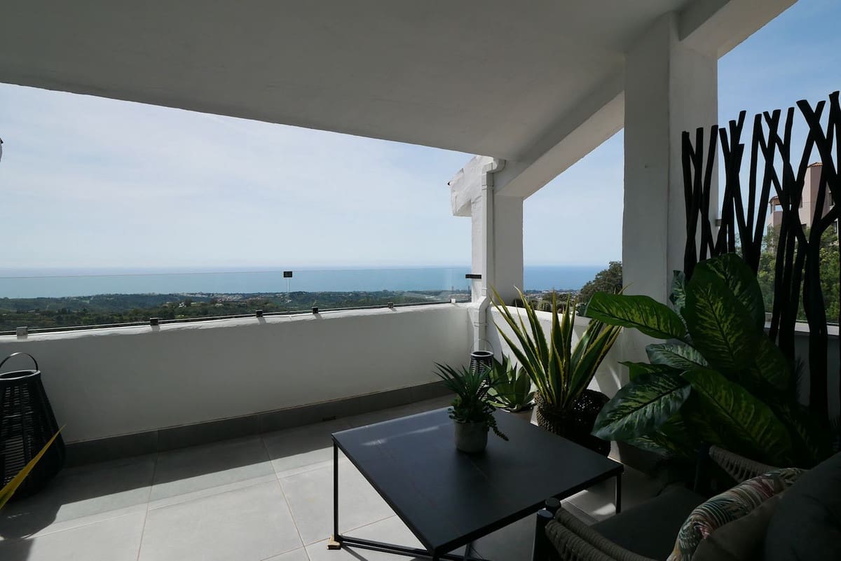 3 slaapkamer Penthouse te koop in La Mairena met zwembad - € 439.000 (Ref: 8924539)