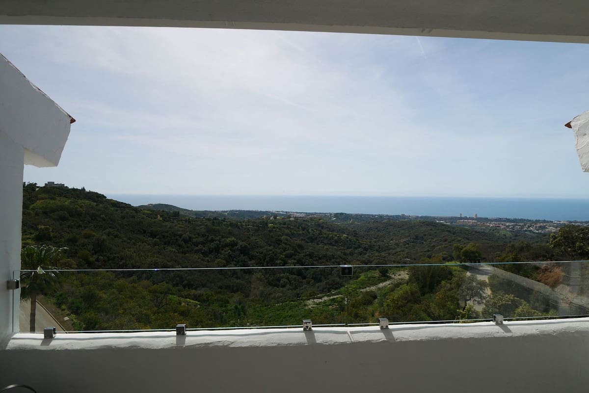3 slaapkamer Penthouse te koop in La Mairena met zwembad - € 439.000 (Ref: 8924539)