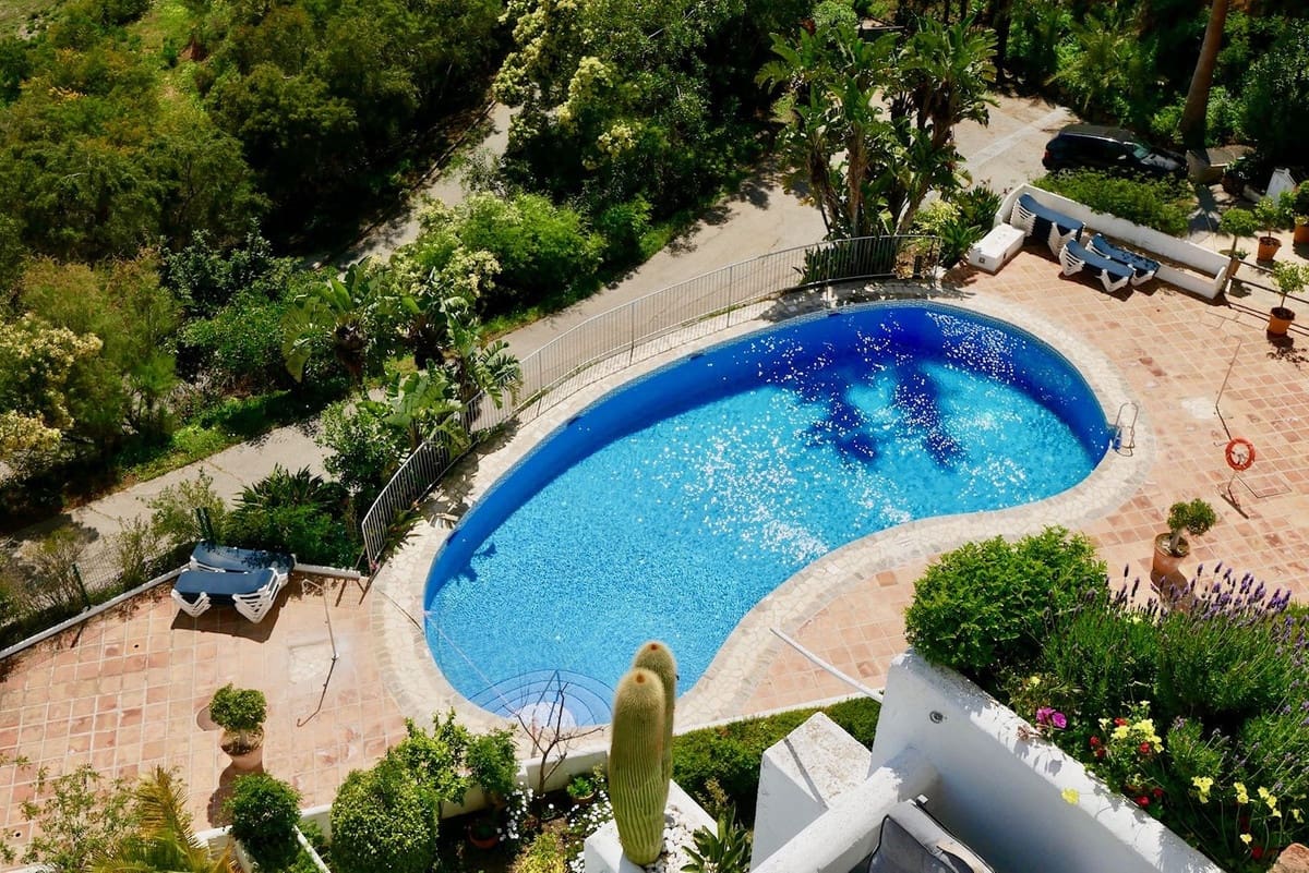3 slaapkamer Penthouse te koop in La Mairena met zwembad - € 439.000 (Ref: 8924539)