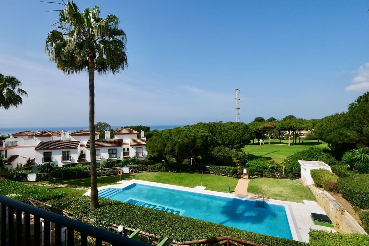 3 soverom Villa til salgs i Cabopino med svømmebasseng garasje - € 525 000 (Ref: 8925238)