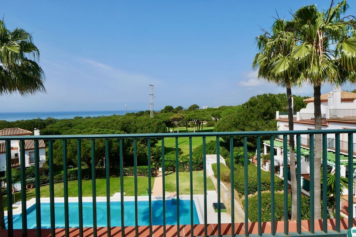 3 soverom Villa til salgs i Cabopino med svømmebasseng garasje - € 525 000 (Ref: 8925238)