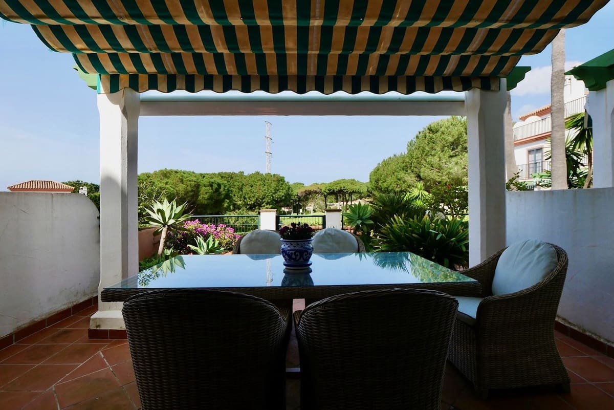 3 soverom Villa til salgs i Cabopino med svømmebasseng garasje - € 525 000 (Ref: 8925238)