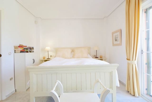 3 sovrum Villa till salu i Cabopino, Marbella med pool garage - 520 000 € (Ref: 8925238)