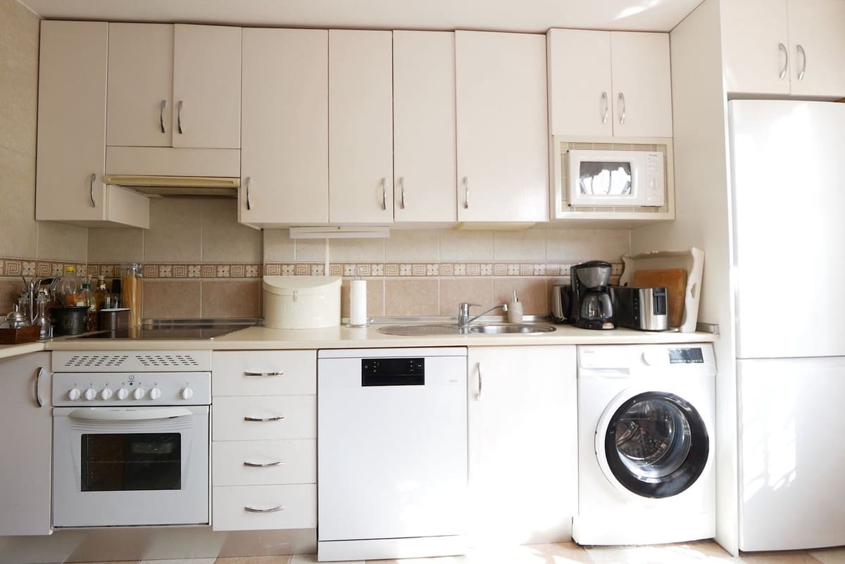 3 slaapkamer Villa te koop in Cabopino met zwembad garage - € 520.000 (Ref: 8925238)