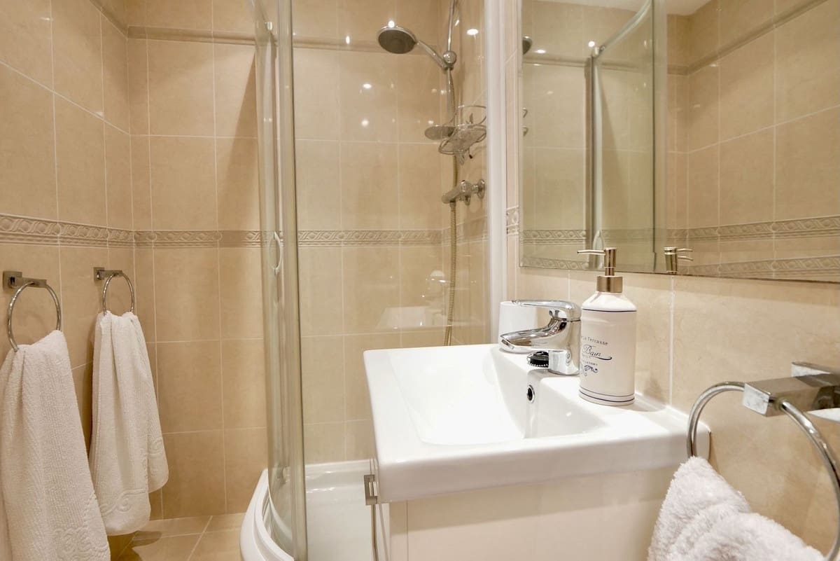 3 slaapkamer Villa te koop in Cabopino met zwembad garage - € 520.000 (Ref: 8925238)