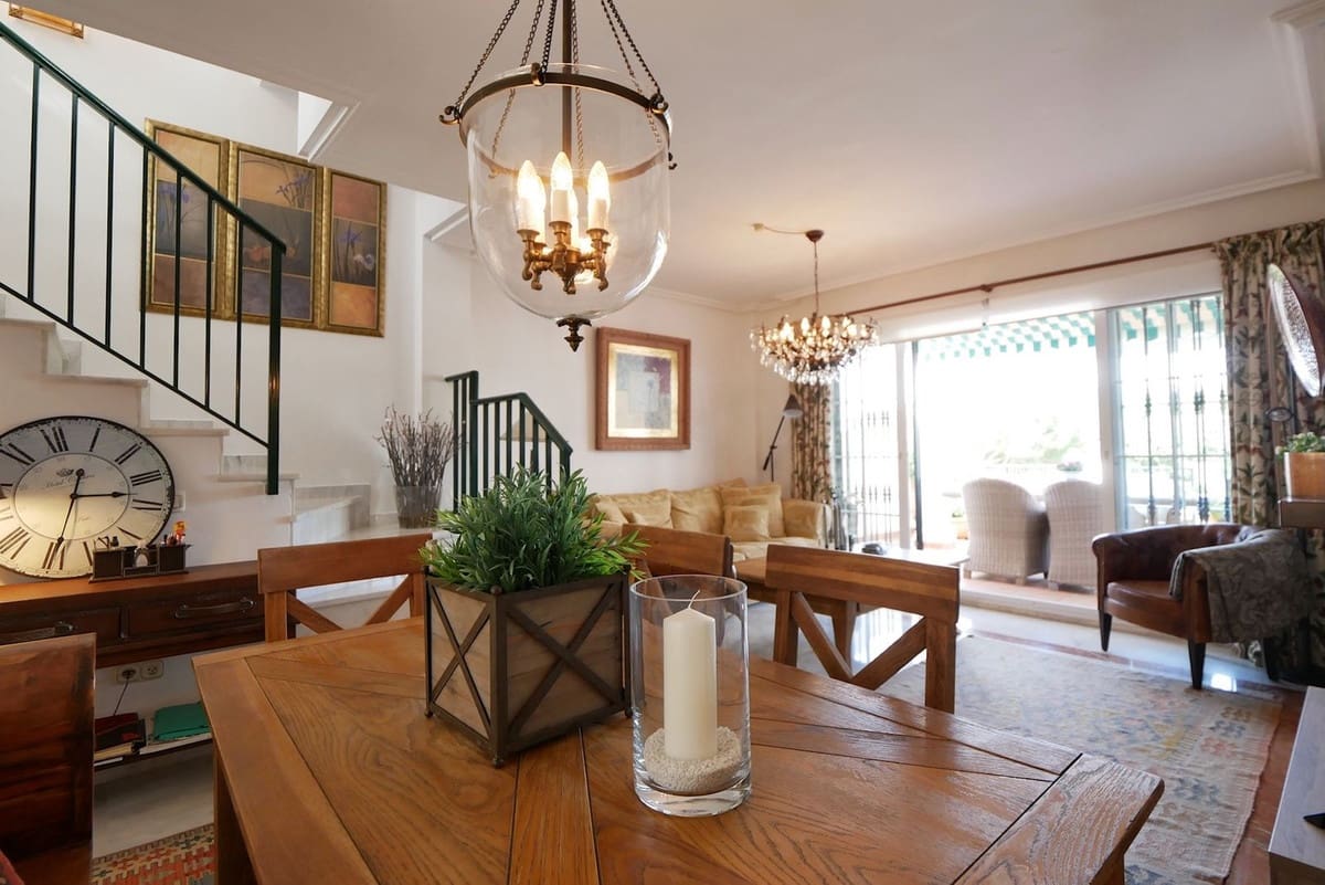 3 slaapkamer Villa te koop in Cabopino met zwembad garage - € 520.000 (Ref: 8925238)