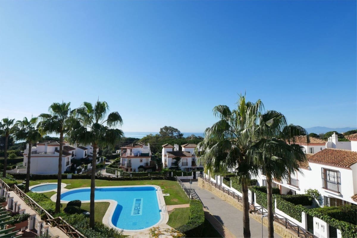 3 slaapkamer Villa te koop in Cabopino met zwembad garage - € 520.000 (Ref: 8925238)