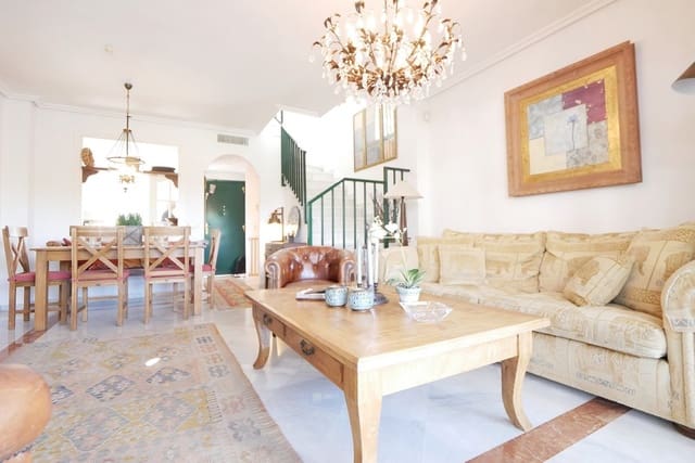 3 soverom Villa til salgs i Cabopino, Marbella med svømmebasseng garasje - € 520 000 (Ref: 8925238)