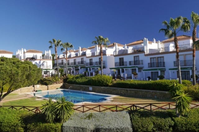 3 soverom Villa til salgs i Cabopino, Marbella med svømmebasseng garasje - € 520 000 (Ref: 8925238)