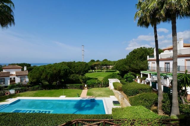 3 soverom Villa til salgs i Cabopino, Marbella med svømmebasseng garasje - € 520 000 (Ref: 8925238)