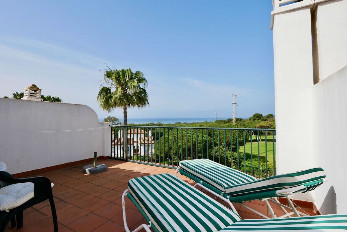 3 soverom Villa til salgs i Cabopino med svømmebasseng garasje - € 520 000 (Ref: 8925238)