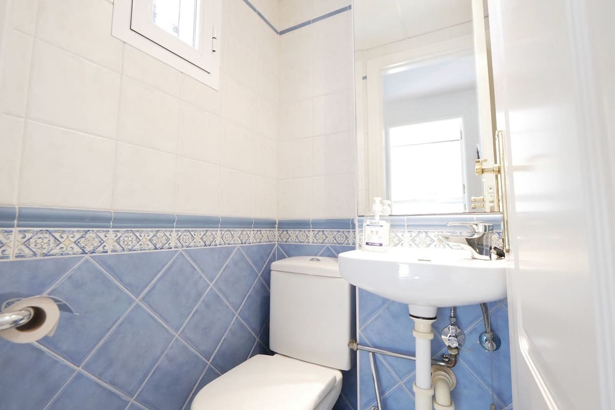 3 soverom Villa til salgs i Cabopino med svømmebasseng garasje - € 520 000 (Ref: 8925238)