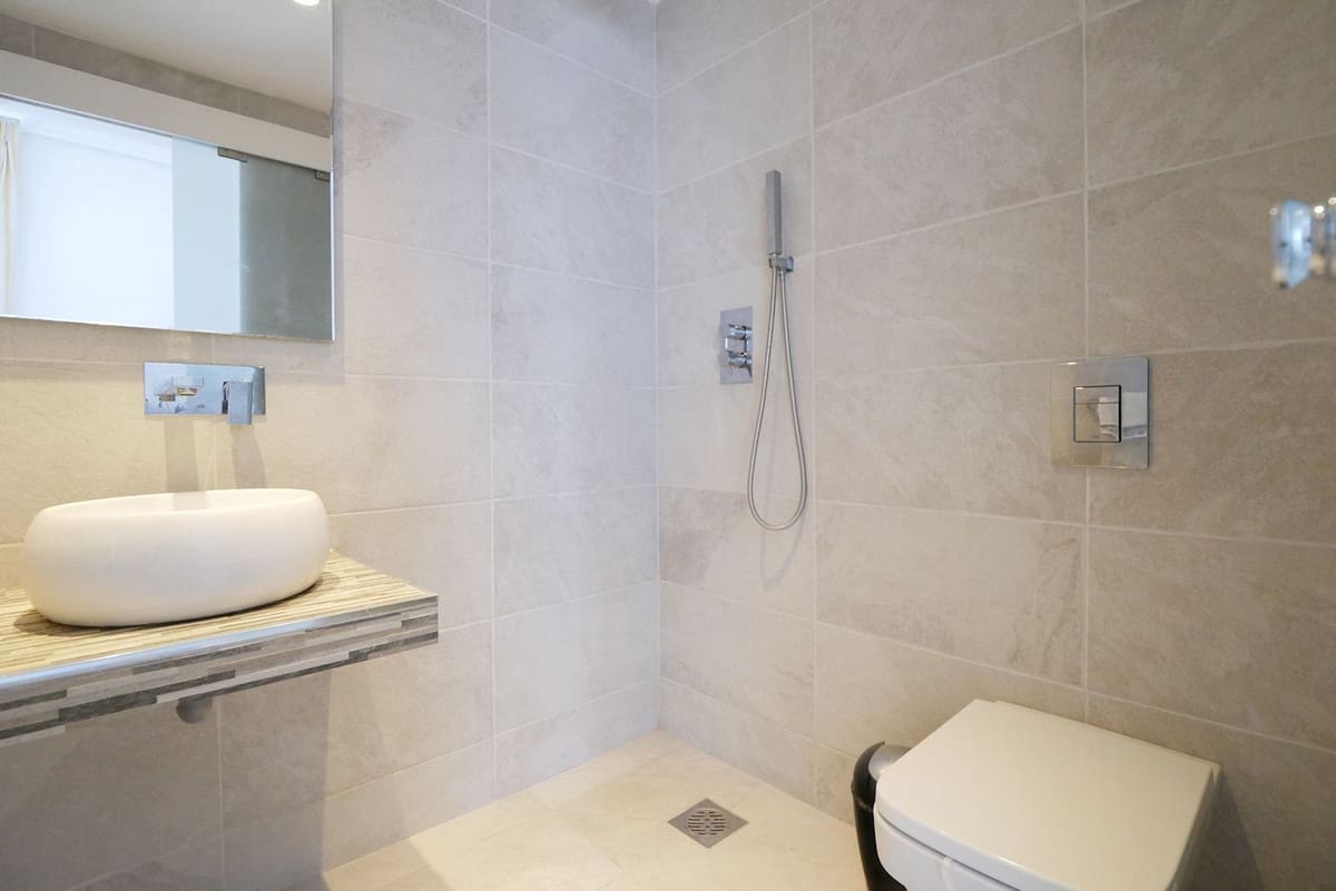 4 soveværelse Byhus til salg i Cabopino med swimmingpool garage - € 579.000 (Ref: 8942583)