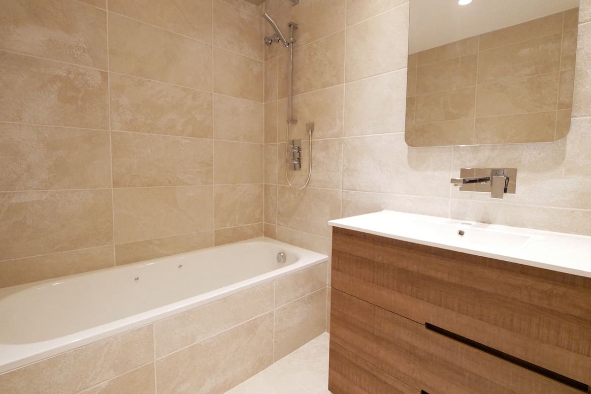 4 soveværelse Byhus til salg i Cabopino med swimmingpool garage - € 579.000 (Ref: 8942583)