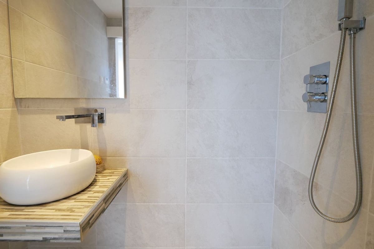 4 soveværelse Byhus til salg i Cabopino med swimmingpool garage - € 579.000 (Ref: 8942583)