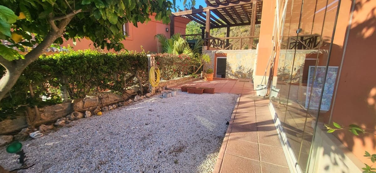 4 makuuhuone Huvila myytävänä paikassa Marbella - 849 000 € (Ref: 8949261)