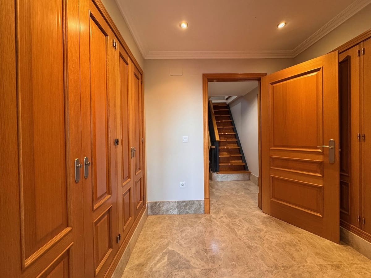 4 makuuhuone Huvila myytävänä paikassa Marbella - 849 000 € (Ref: 8949261)