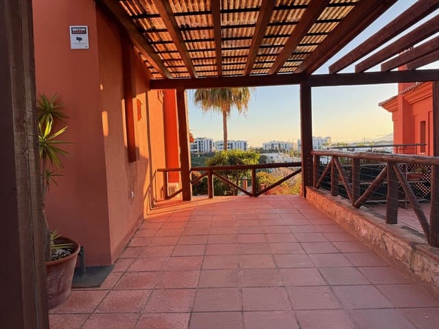 4 makuuhuone Huvila myytävänä paikassa Marbella - 849 000 € (Ref: 8949261)