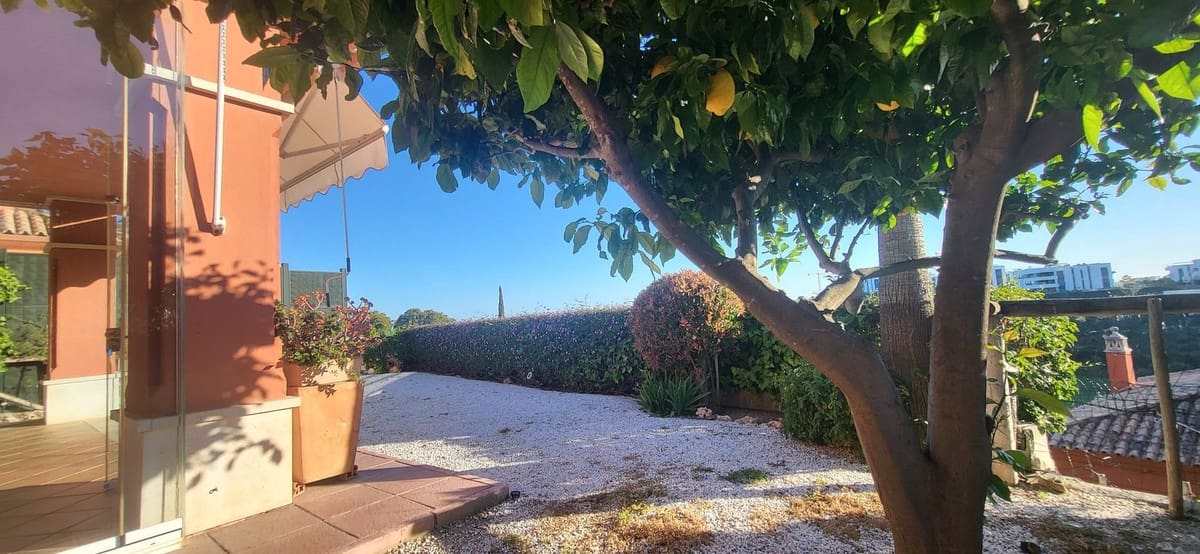 4 makuuhuone Huvila myytävänä paikassa Marbella - 849 000 € (Ref: 8949261)