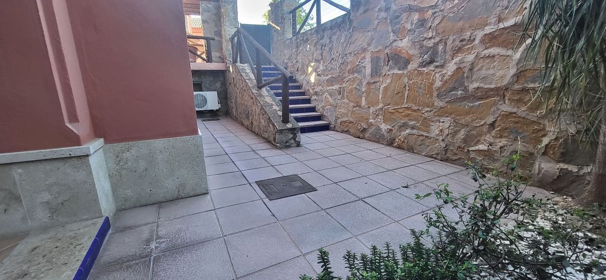 4 slaapkamer Villa te koop in Marbella - € 849.000 (Ref: 8949261)