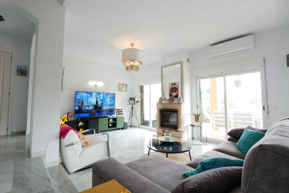 3 slaapkamer Halfvrijstaande villa te koop in Manilva met zwembad garage - € 349.000 (Ref: 8954015)