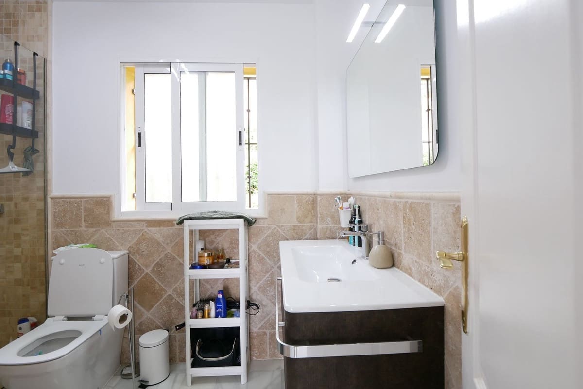 3 slaapkamer Halfvrijstaande villa te koop in Manilva met zwembad garage - € 349.000 (Ref: 8954015)