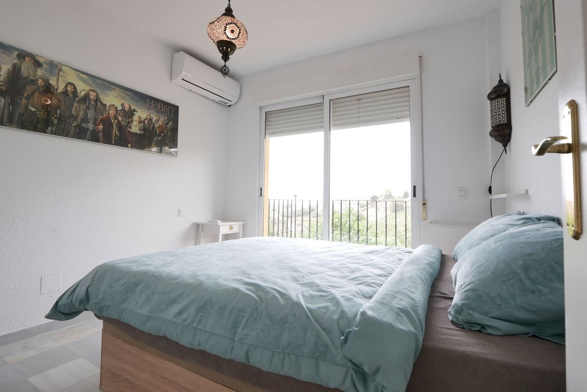 3 slaapkamer Halfvrijstaande villa te koop in Manilva met zwembad garage - € 349.000 (Ref: 8954015)