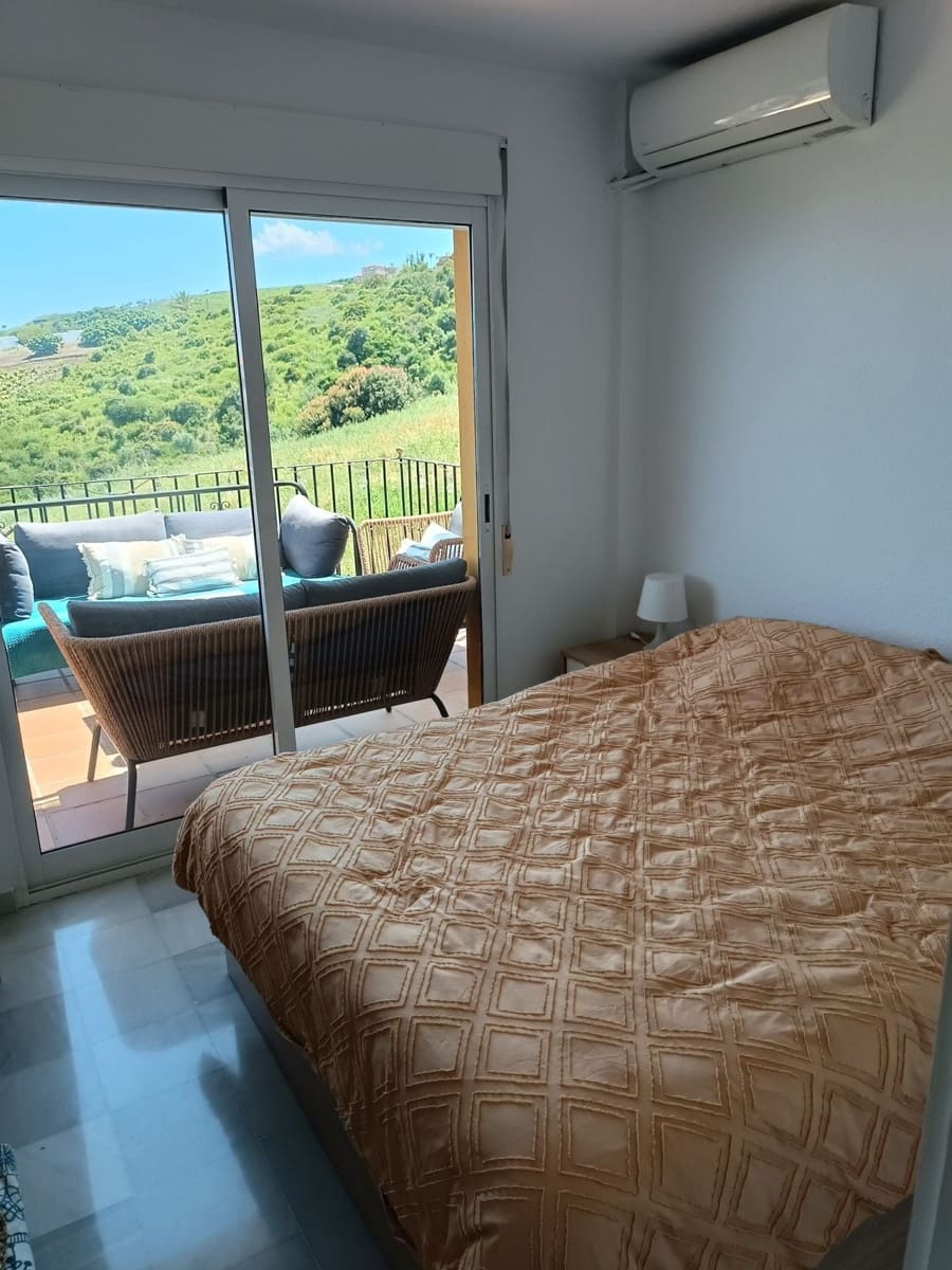 3 slaapkamer Halfvrijstaande villa te koop in Manilva met zwembad garage - € 349.000 (Ref: 8954015)