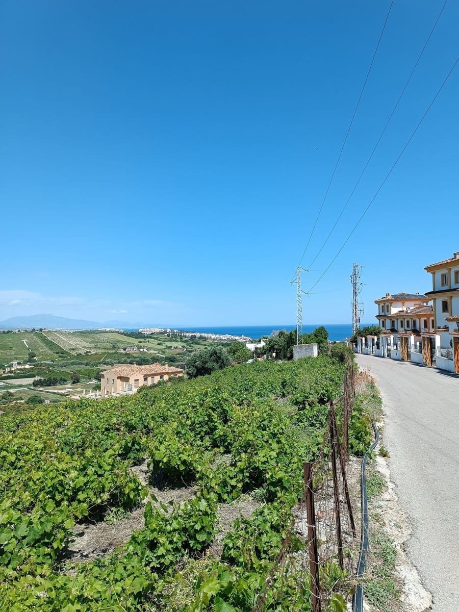 3 slaapkamer Halfvrijstaande villa te koop in Manilva met zwembad garage - € 349.000 (Ref: 8954015)