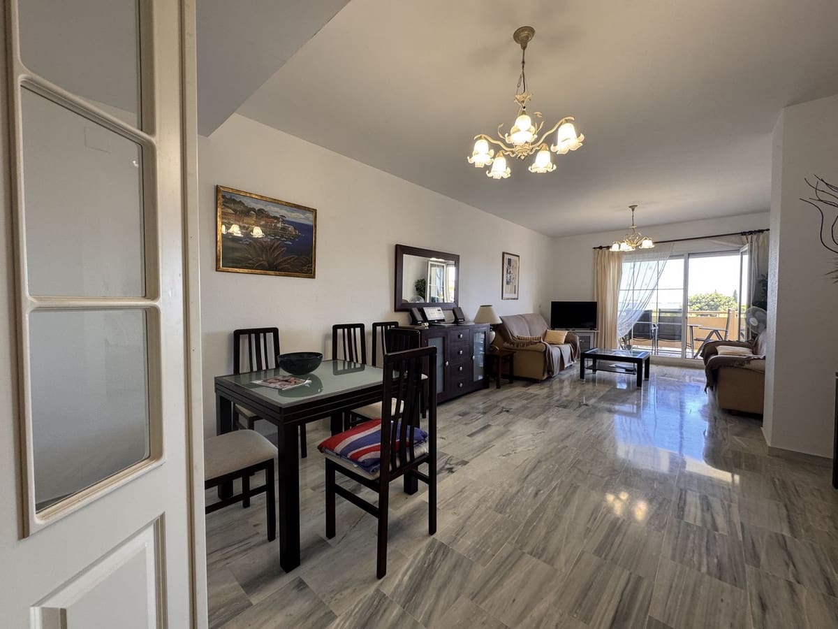 2 soveværelse Lejlighed til salg i Cabopino med swimmingpool garage - € 349.900 (Ref: 9033254)