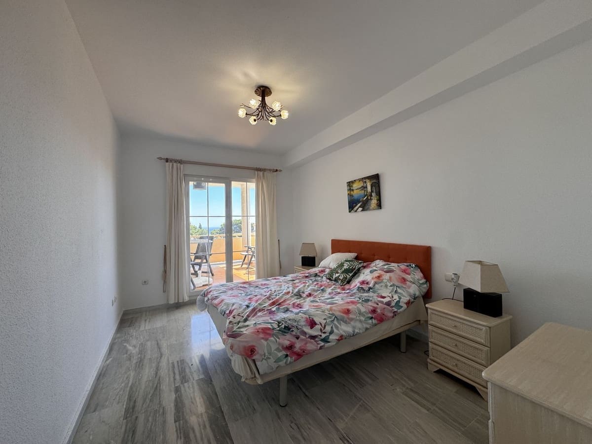 2 soveværelse Lejlighed til salg i Cabopino med swimmingpool garage - € 349.900 (Ref: 9033254)