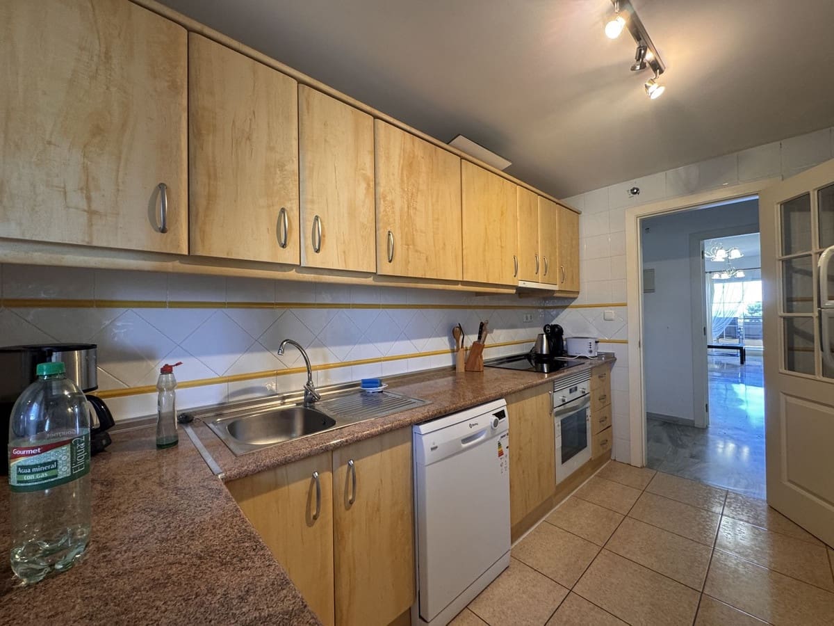 2 soveværelse Lejlighed til salg i Cabopino med swimmingpool garage - € 349.900 (Ref: 9033254)