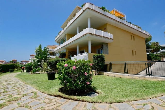 2 bedroom Apartment for sale in Cabopino, Marbella with pool garage - € 349,900 (Ref: 9033254)