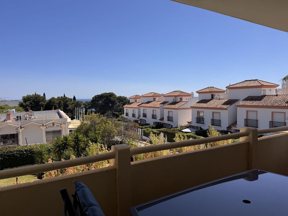 2 soveværelse Lejlighed til salg i Cabopino med swimmingpool garage - € 349.900 (Ref: 9033254)