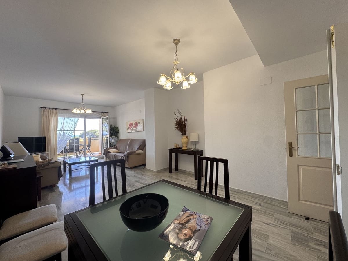 2 soveværelse Lejlighed til salg i Cabopino med swimmingpool garage - € 349.900 (Ref: 9033254)